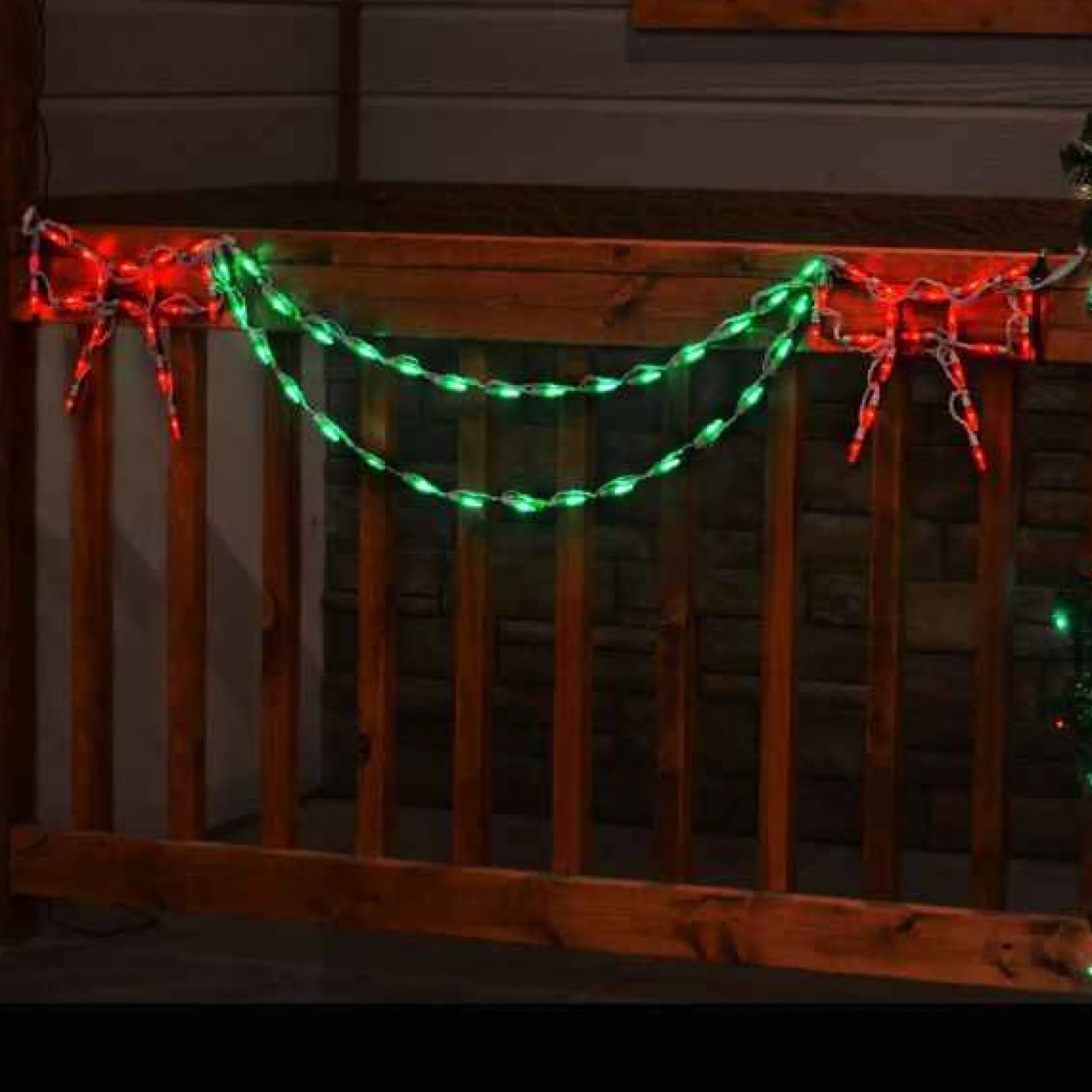 Brite Ideas Led Bow With Garland End Piece (Red/Green) #Led-Ban54
